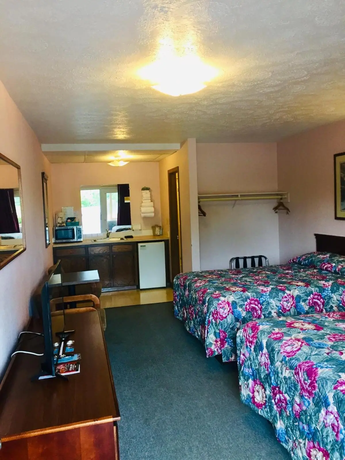Mountain Country Motor Inn 7